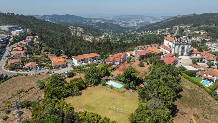 Moradia T5 para Venda em Idães Foto 7