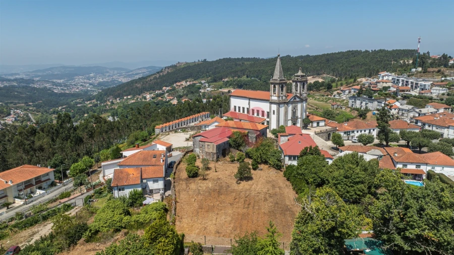 Moradia T5 para Venda em Idães Foto 8