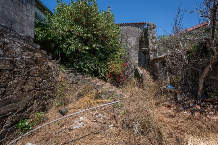 Moradia T5 para Venda em Idães Foto 18