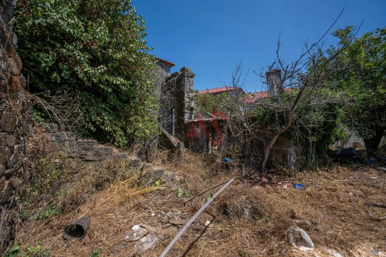 Moradia T5 para Venda em Idães Foto 19