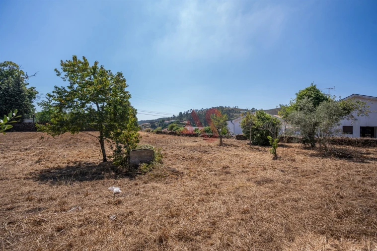 Moradia T5 para Venda em Idães Foto 16