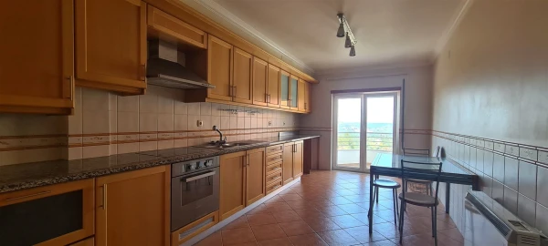 Apartamento T3 para Arrendamento em Leiria, Pousos, Barreira e Cortes
