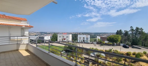 Apartamento T3 para Arrendamento em Leiria, Pousos, Barreira e Cortes