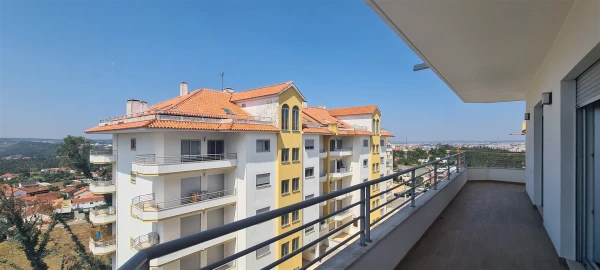 Apartamento T3 para Arrendamento em Leiria, Pousos, Barreira e Cortes