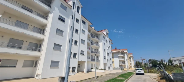 Apartamento T3 para Arrendamento em Leiria, Pousos, Barreira e Cortes