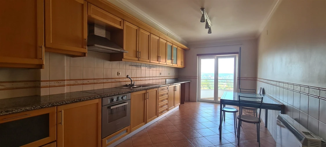 Apartamento T3 para Arrendamento em Leiria, Pousos, Barreira e Cortes Foto 2