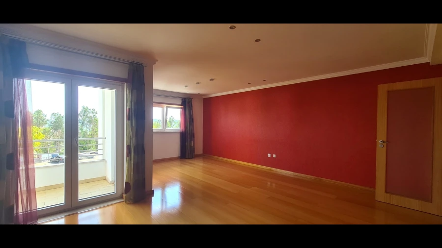 Apartamento T3 para Arrendamento em Leiria, Pousos, Barreira e Cortes