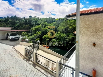 Moradia T4 para Arrendamento em Souselo