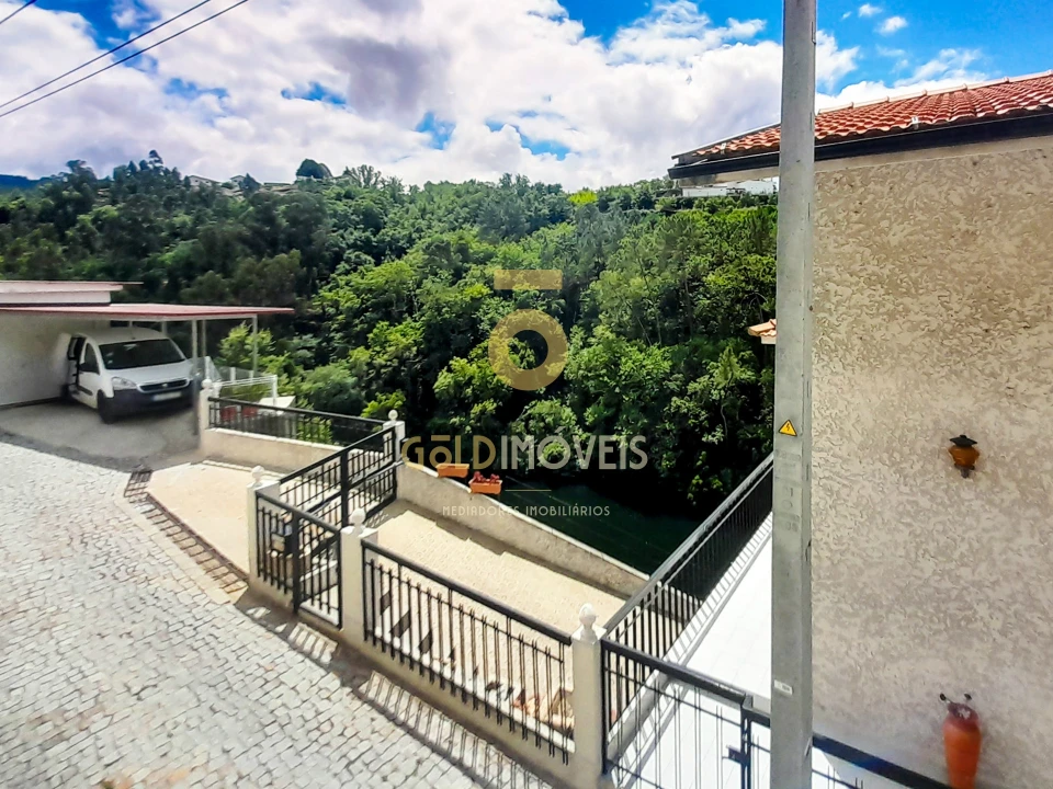 Moradia T4 para Arrendamento em Souselo Foto 19