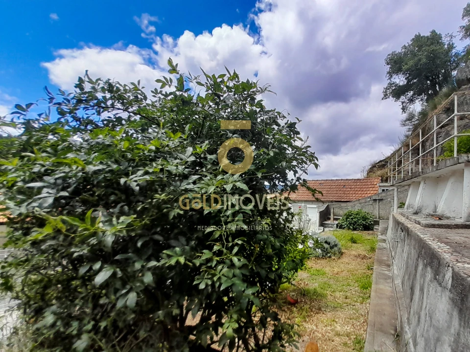 Moradia T4 para Arrendamento em Souselo Foto 15