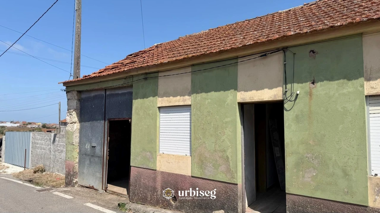 Moradia T3 para Venda em Alqueidão Foto 3