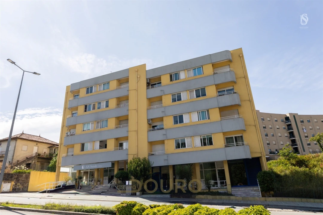 Apartamento T2 para Venda em Rebordosa Foto 31