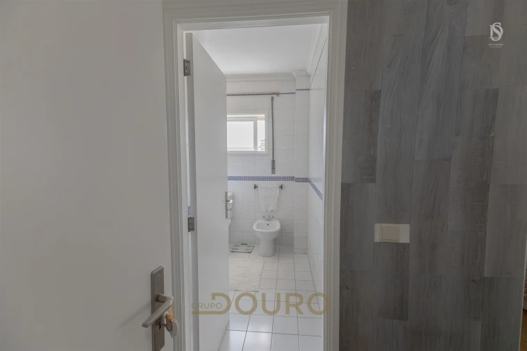 Apartamento T2 para Venda em Rebordosa Foto 17
