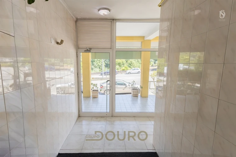 Apartamento T2 para Venda em Rebordosa Foto 28