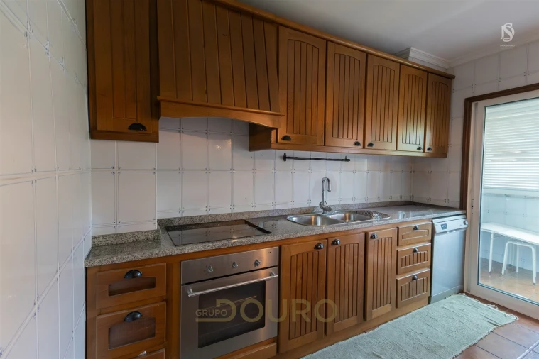 Apartamento T2 para Venda em Rebordosa Foto 9