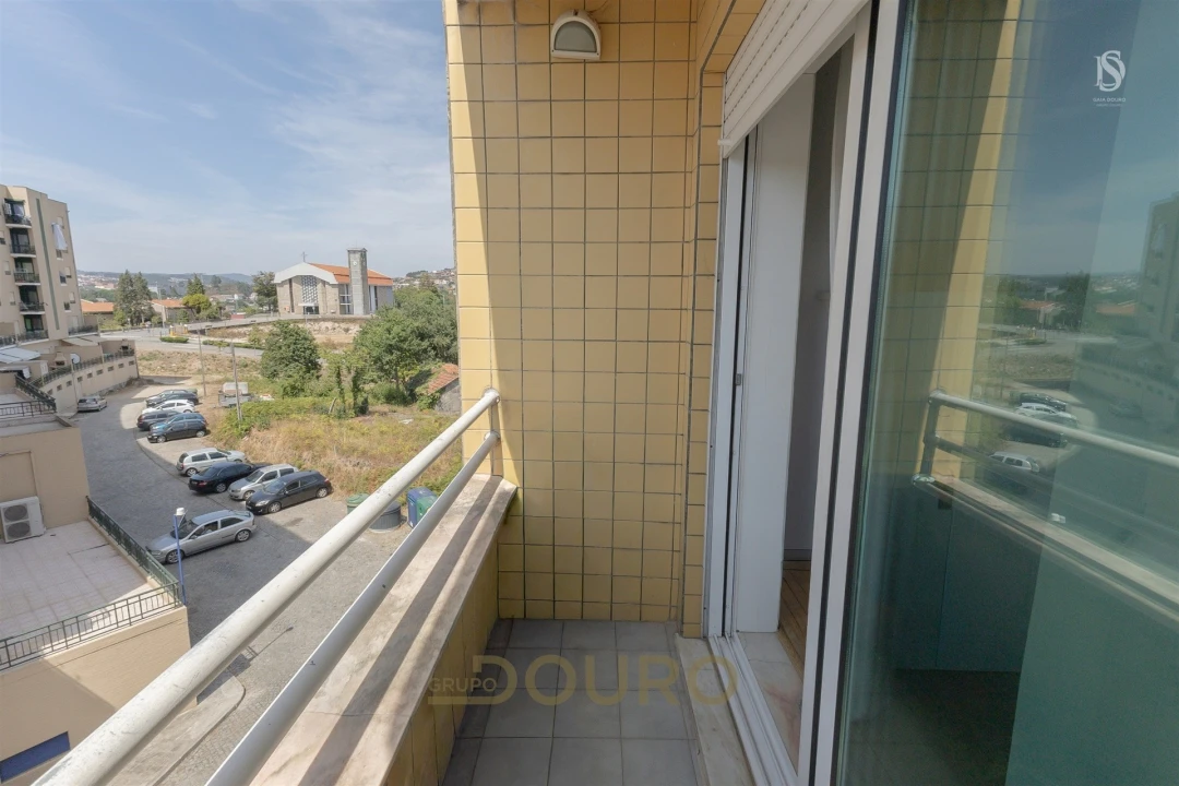Apartamento T2 para Venda em Rebordosa Foto 23