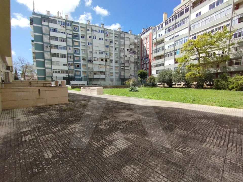 Loja para Arrendamento em Lumiar Foto 20