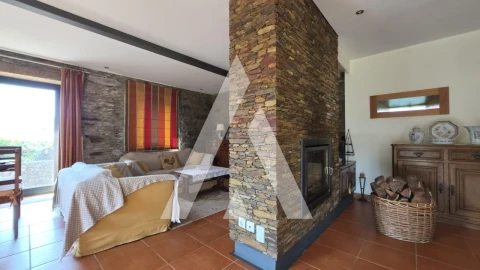 Moradia T5 para Venda em Gondar e Orbacém