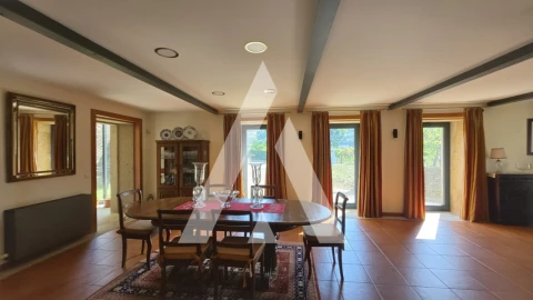 Moradia T5 para Venda em Gondar e Orbacém
