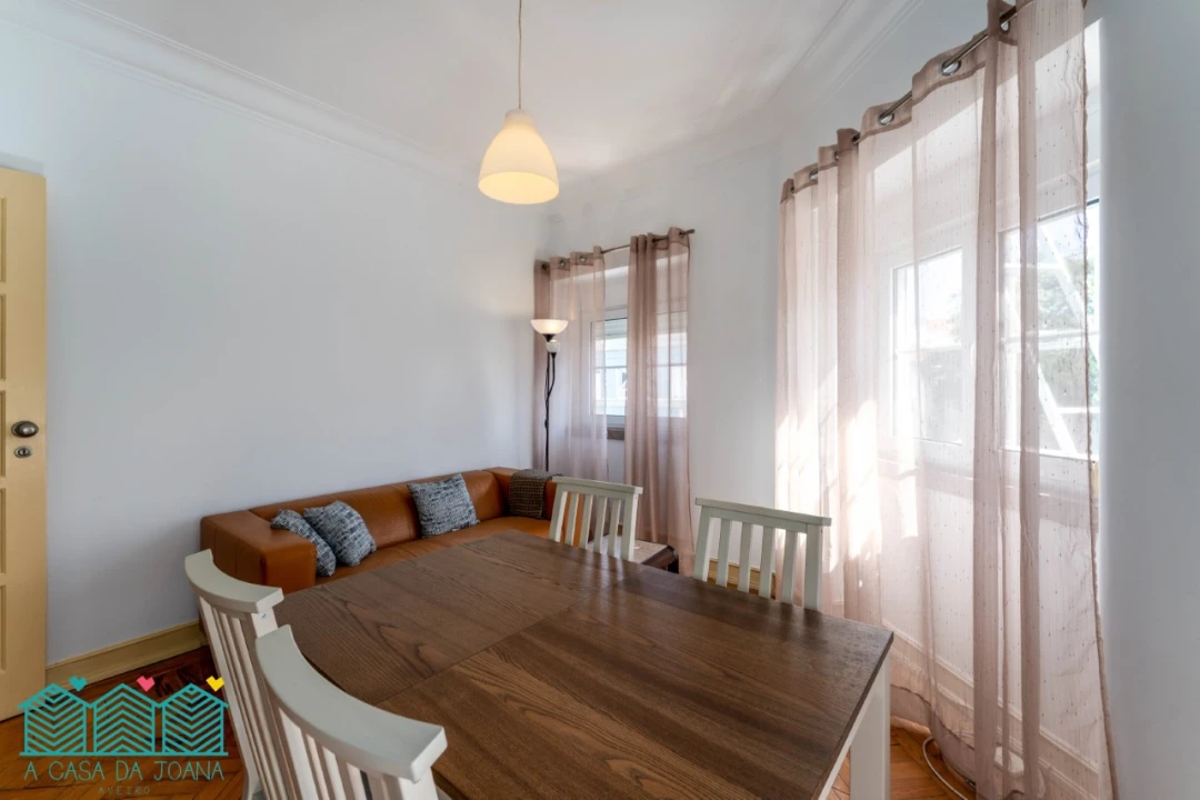 Apartamento T2 para Venda em Campolide Foto 11