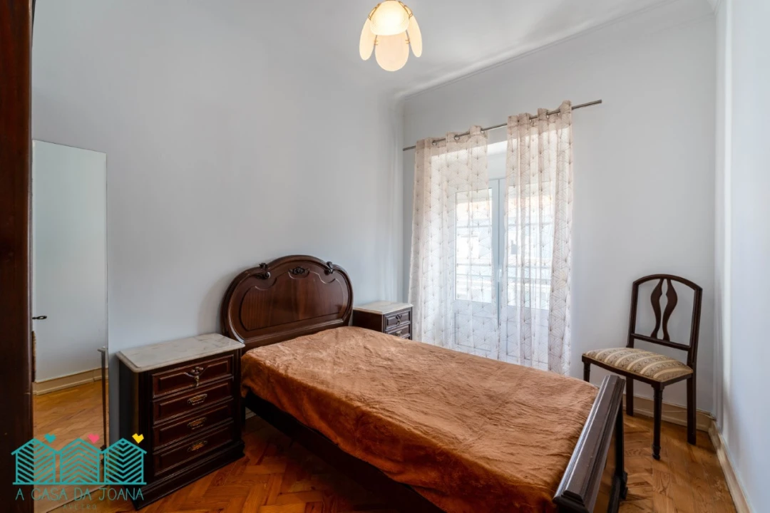 Apartamento T2 para Venda em Campolide Foto 17
