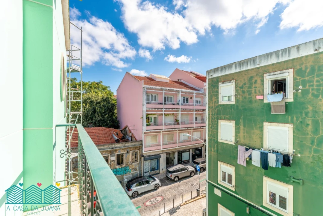 Apartamento T2 para Venda em Campolide Foto 19