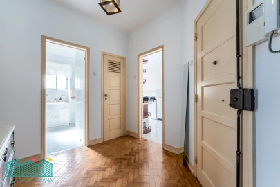 Apartamento T2 para Venda em Campolide