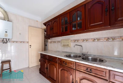Apartamento T2 para Venda em Campolide