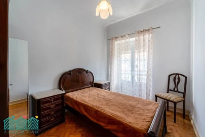 Apartamento T2 para Venda em Campolide