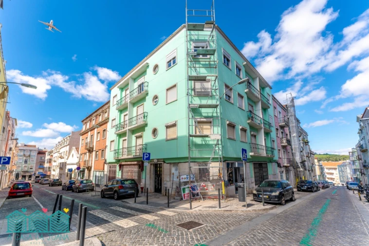 Apartamento T2 para Venda em Campolide Foto 2