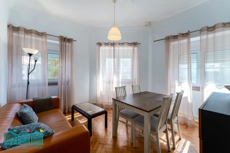 Apartamento T2 para Venda em Campolide Foto 10