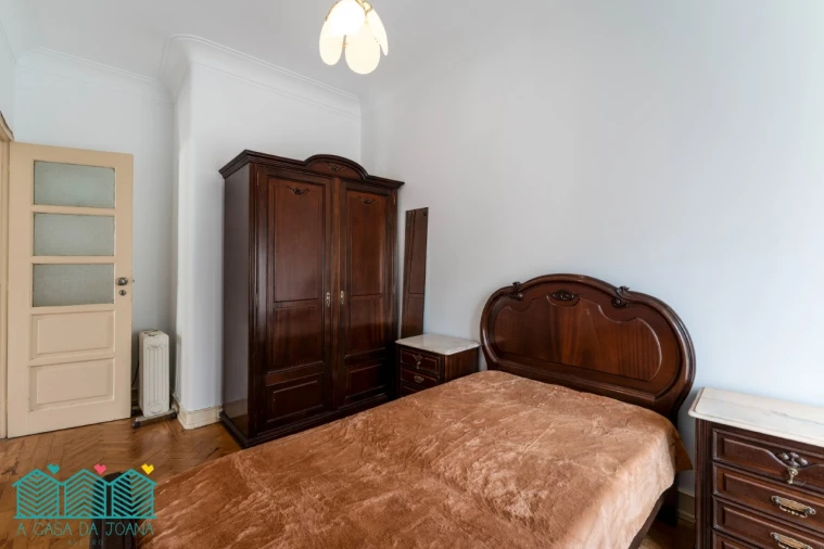 Apartamento T2 para Venda em Campolide Foto 18