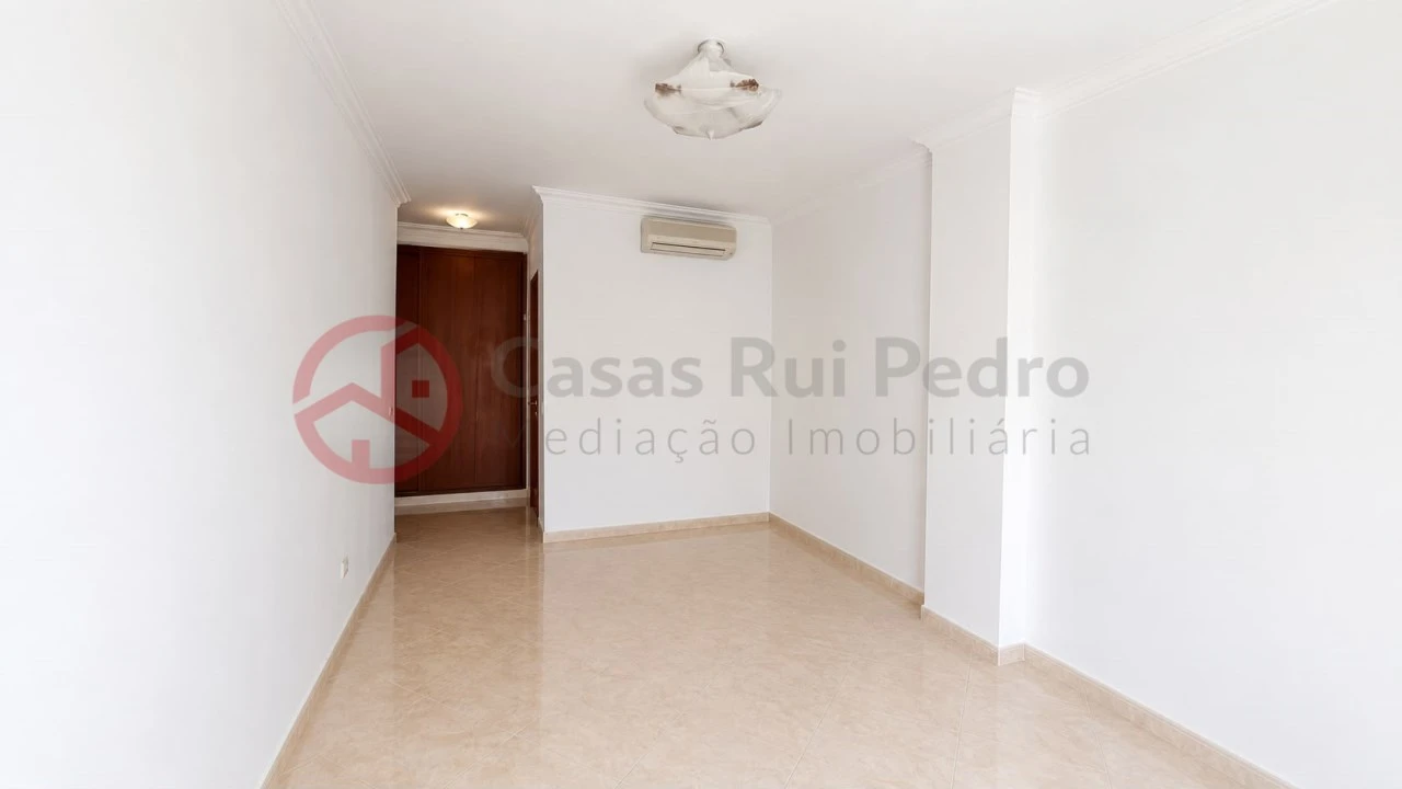 Apartamento T2 para Venda em Aljezur Foto 9