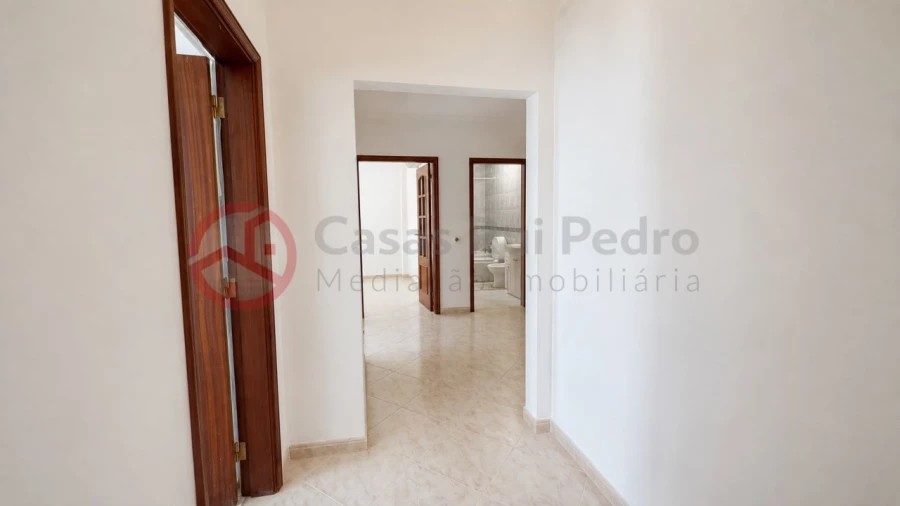 Apartamento T2 para Venda em Aljezur Foto 3