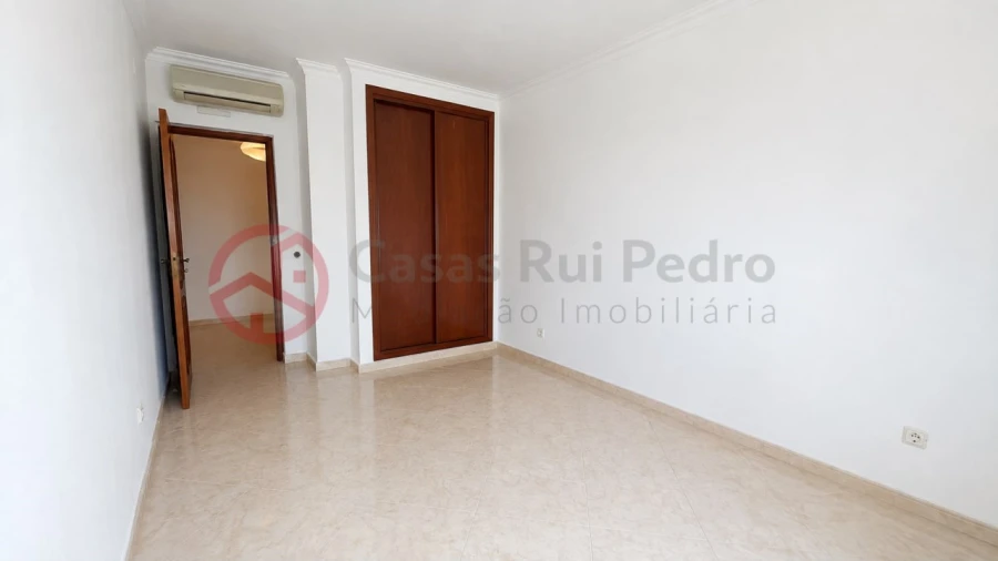 Apartamento T2 para Venda em Aljezur Foto 6