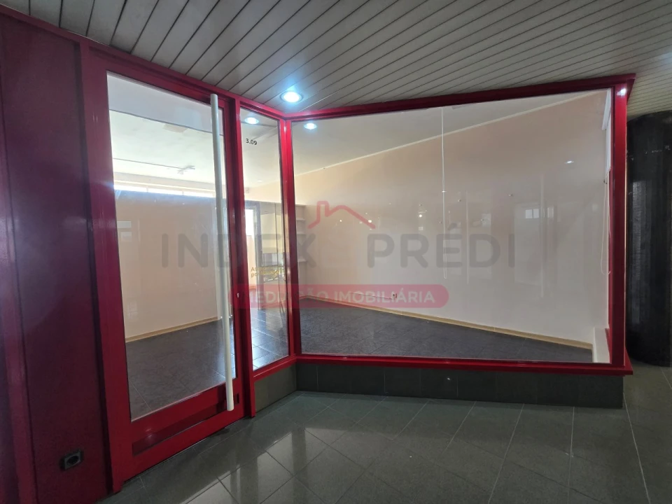 Loja para Arrendamento em Águeda e Borralha Foto 2