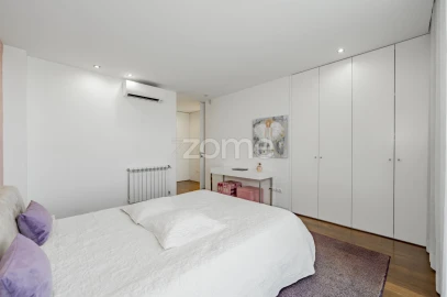 Moradia T4 para Venda em Cruz