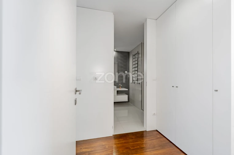 Moradia T4 para Venda em Cruz Foto 44