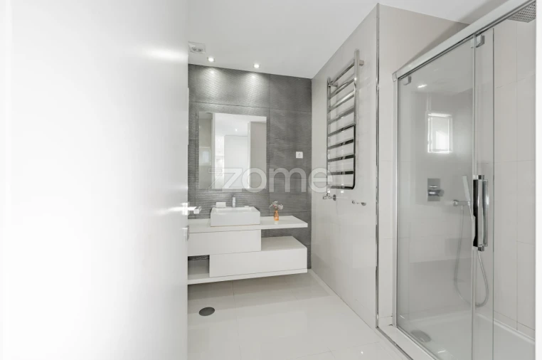 Moradia T4 para Venda em Cruz Foto 45
