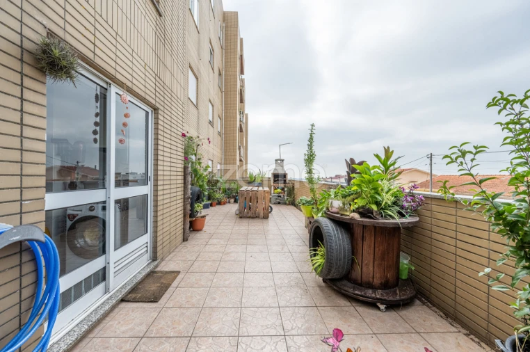 Apartamento T2 para Venda em Fânzeres e São Pedro da Cova Foto 7