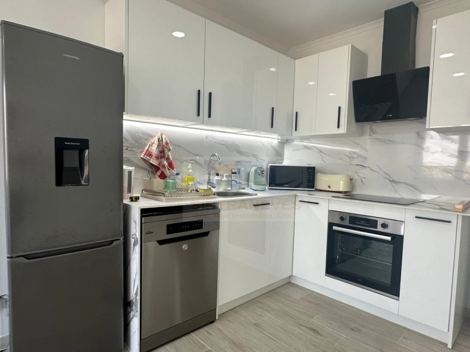 Apartamento T3 para Venda em Águas Livres Foto 1