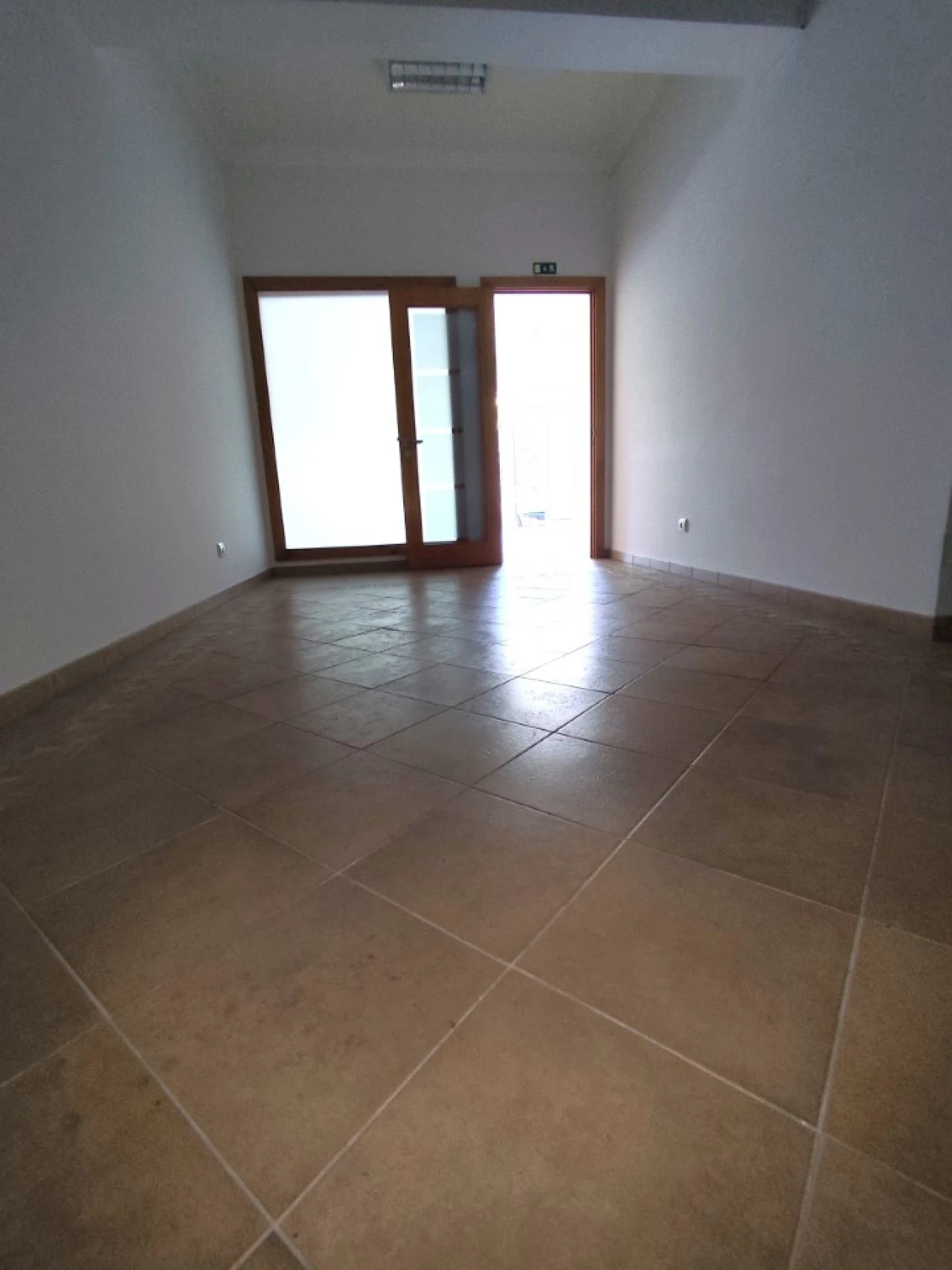 Loja para Arrendamento em Marvila, Ribeira Santarém, São Salvador, São Nicolau Foto 5