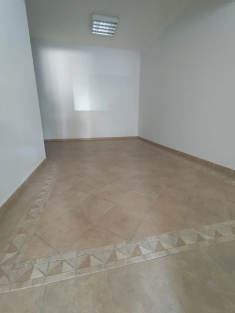 Loja para Arrendamento em Marvila, Ribeira Santarém, São Salvador, São Nicolau