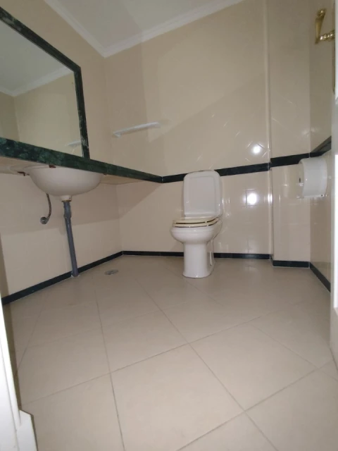 Loja para Arrendamento em Marvila, Ribeira Santarém, São Salvador, São Nicolau