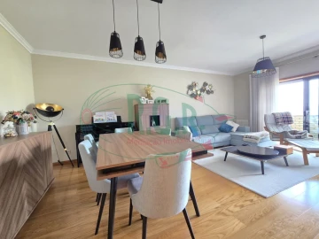 Apartamento T3 para Venda em Gondomar (São Cosme), Valbom e Jovim
