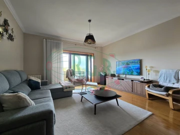 Apartamento T3 para Venda em Gondomar (São Cosme), Valbom e Jovim