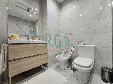Apartamento T3 para Venda em Gondomar (São Cosme), Valbom e Jovim