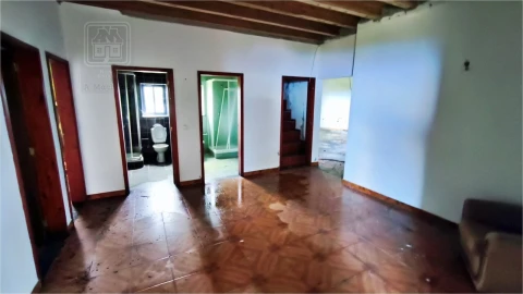 Moradia T6 para Venda em Cedros