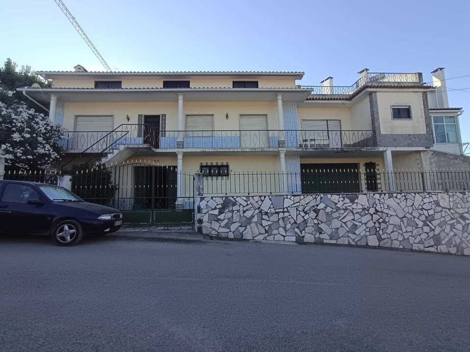 Moradia T9 para Venda em Marvila, Ribeira Santarém, São Salvador, São Nicolau Foto 1