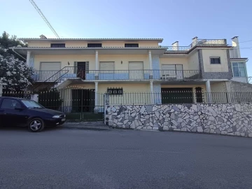 Moradia T9 para Venda em Marvila, Ribeira Santarém, São Salvador, São Nicolau